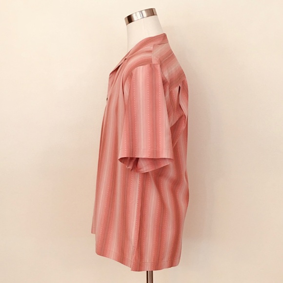 Tommy Bahama Men’s camp shirt - Picture 3 of 4